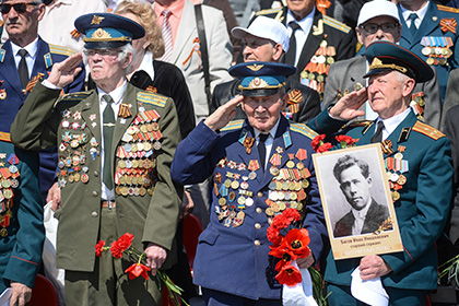Эксперт назвал свинством лишение военных пенсионеров разовой выплаты Эксперт назвал свинством лишение военных пенсионеров разовой выплаты