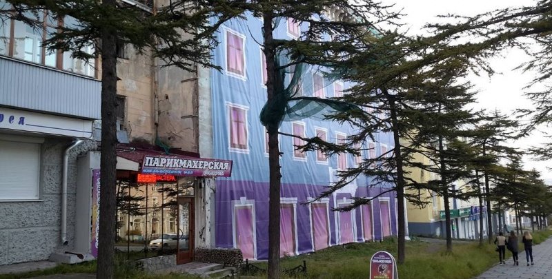 Архитектурный «абырвалг», или Кто портит магаданские фасады Архитектурный «абырвалг», или Кто портит магаданские фасады