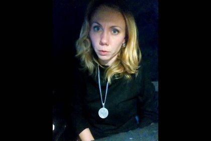 В Уссурийске детский педагог-психолог валяется на кладбище и собирает доски от гробов В Уссурийске детский педагог-психолог валяется на кладбище и собирает доски от гробов